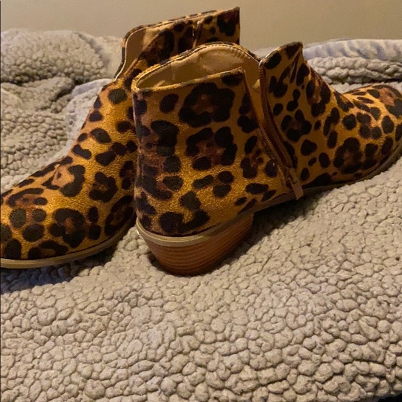 Leopard booties - Picture 2 of 3